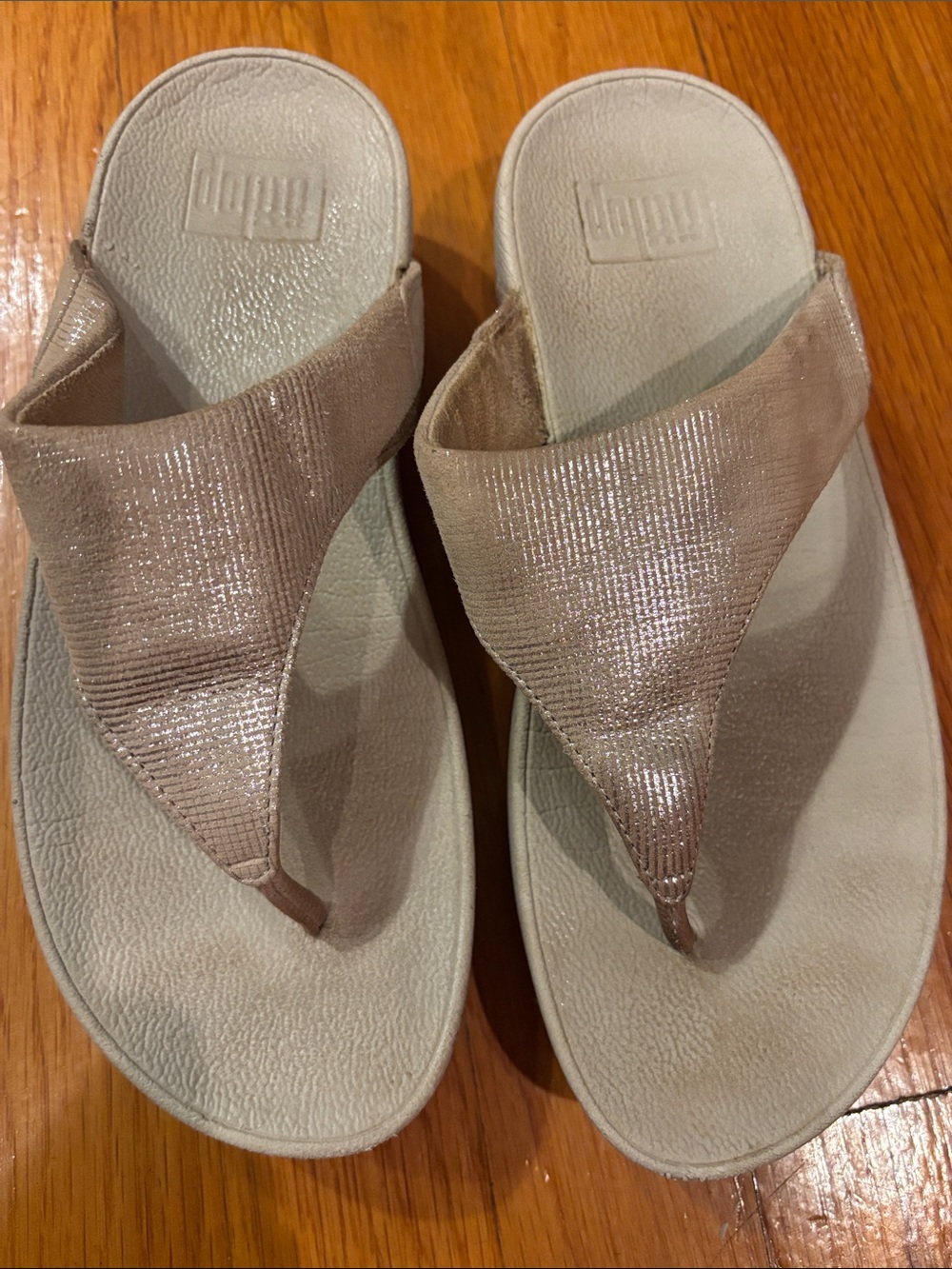 Fitflop Women’s Shimmery Beige Taupe Toe-Post Comfy Sandals Sz 6